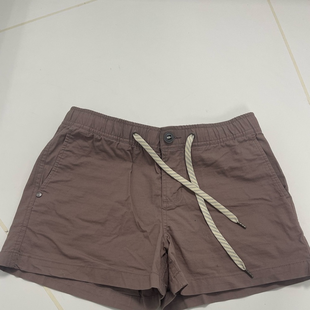 COPY - Vuori shorts. Never worn. Size small